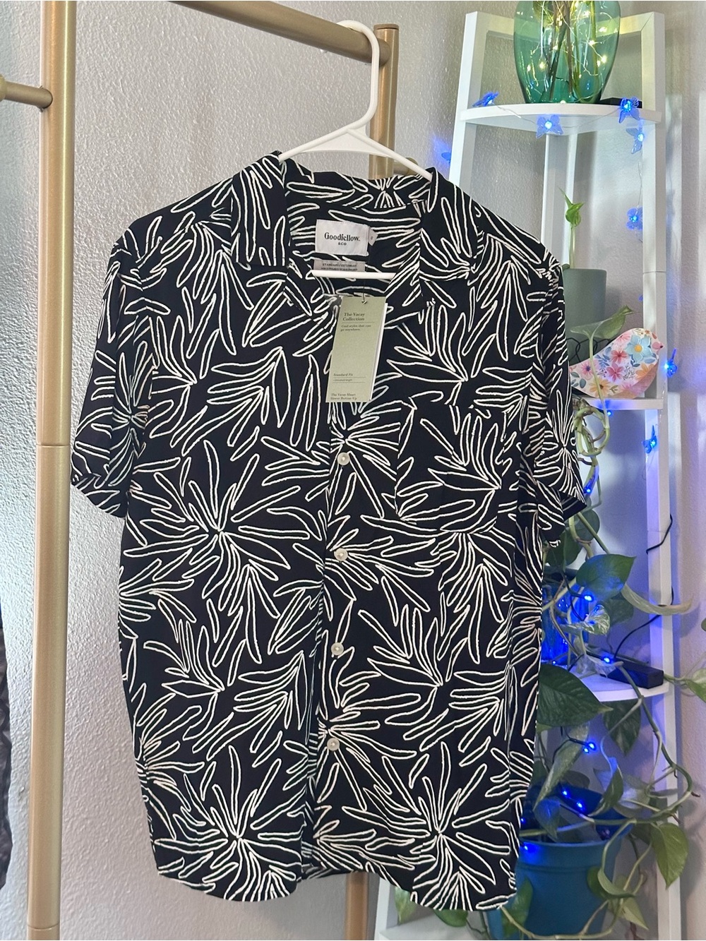 Goodfellow & Co MBlack Short Sleeve Button-Down Shirt with White Floral Outline